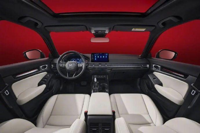 【东风本田思域中国20年限定版车型上市，11.39 万元】该车尺寸为 4685*