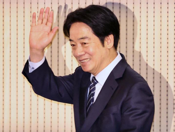 赖清德“窜访”失败，连门都没能出去，3国对台专机关闭空域，民进党爆发“内讧”！