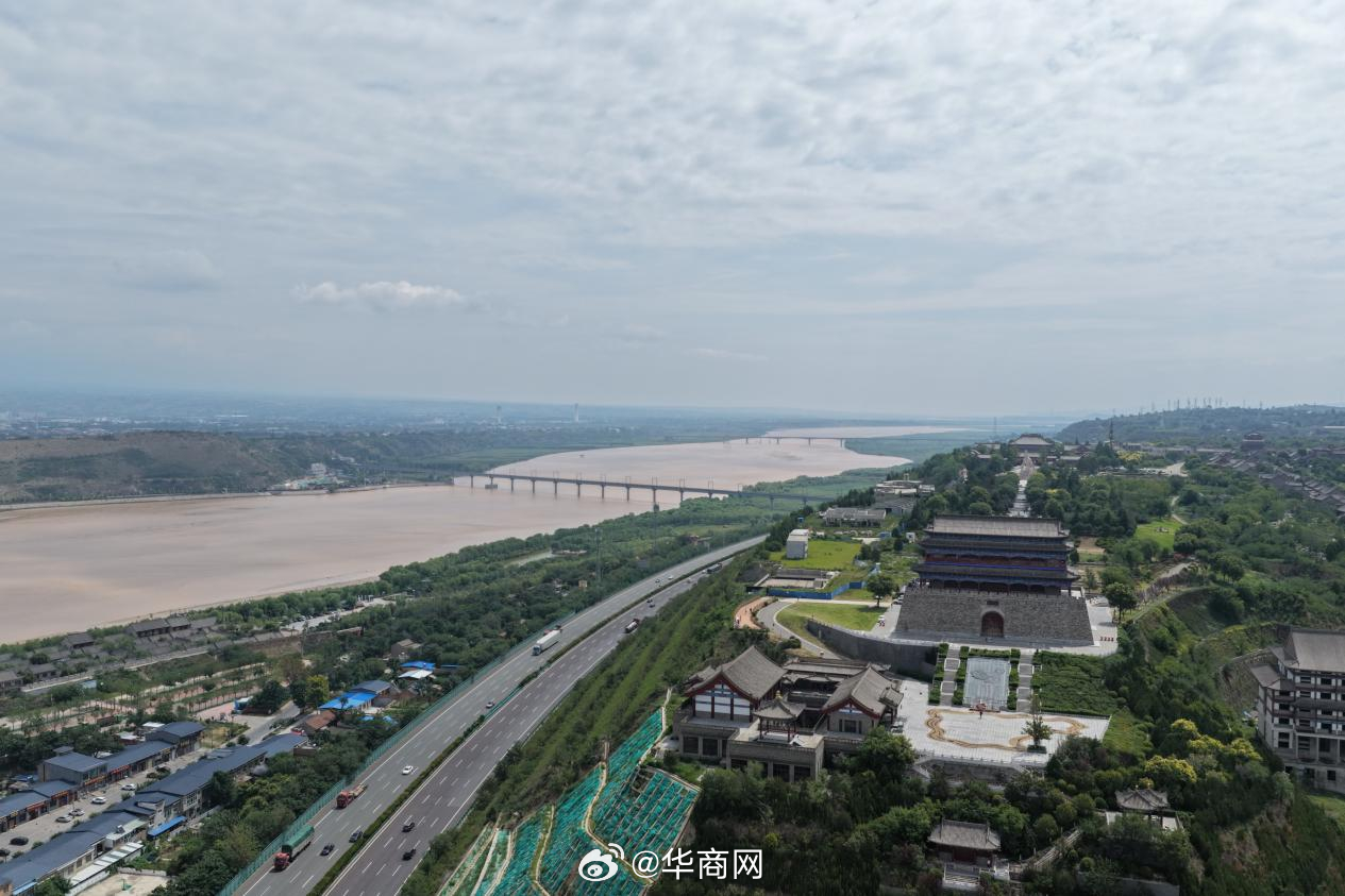 #大河奔涌万象新#【潼关：山河史诗馆藏千年 博物馆见证黄河变迁】“峰峦如聚，波涛