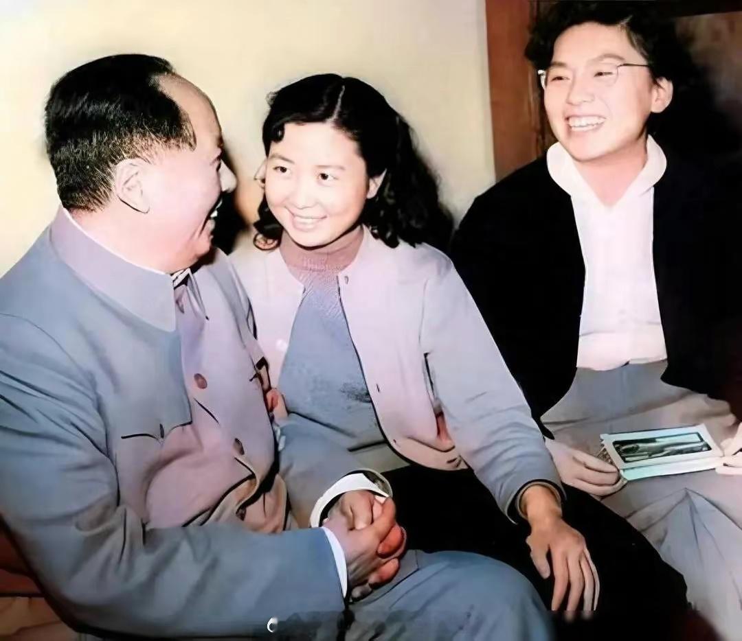 这是我见过的对主席最为崇拜的眼神（之一），也是最为幸福的眼神！（之一） ​ 