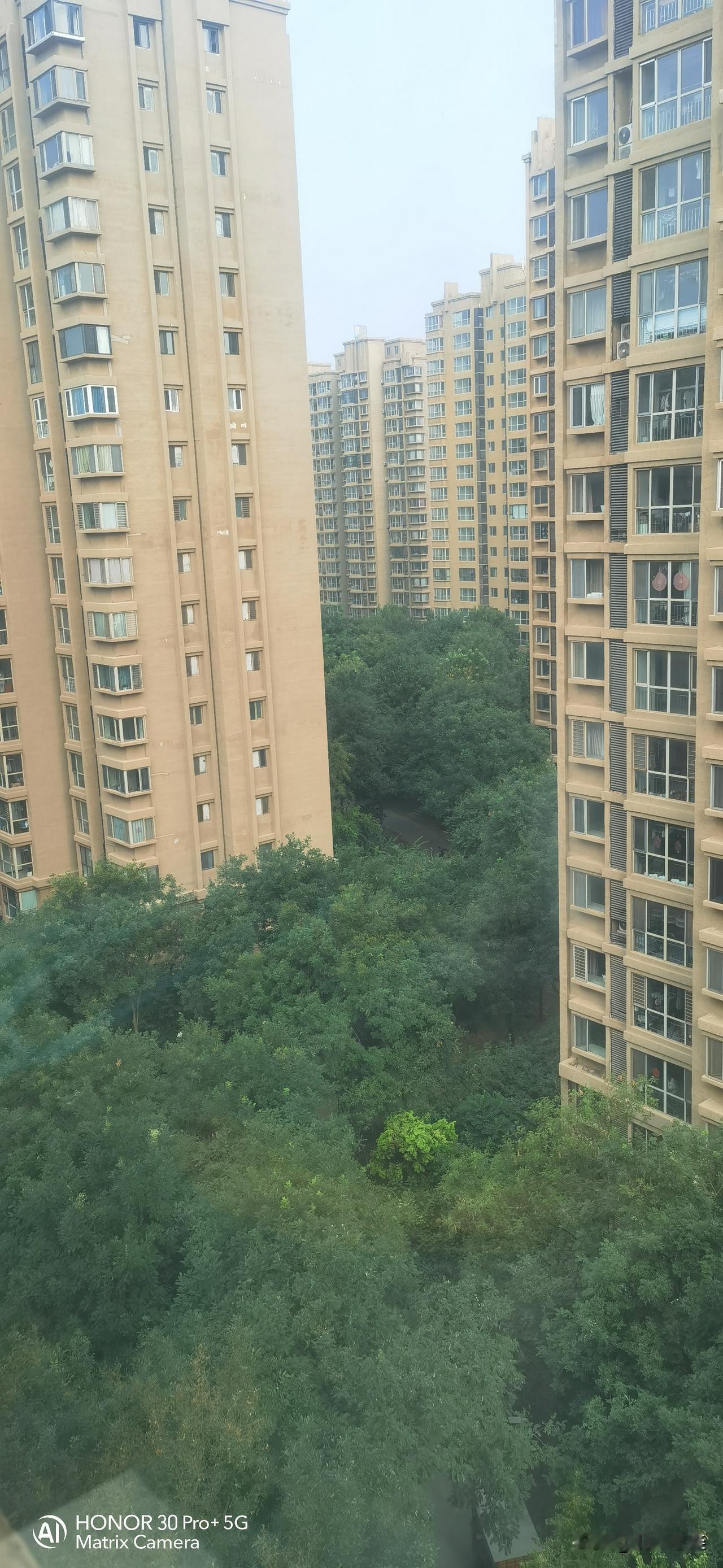 南北通透的户型，真的太好太舒适了。
     我在北京常住的那套房子，三局室，面