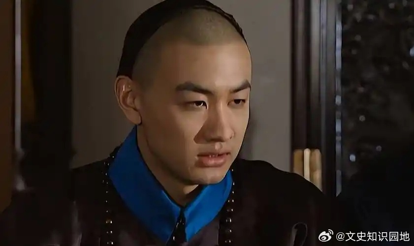 历史 乾隆一辈子管不住弘昼，并非真管不了，而是不敢管，毕竟动了弘昼，就等于驳了太