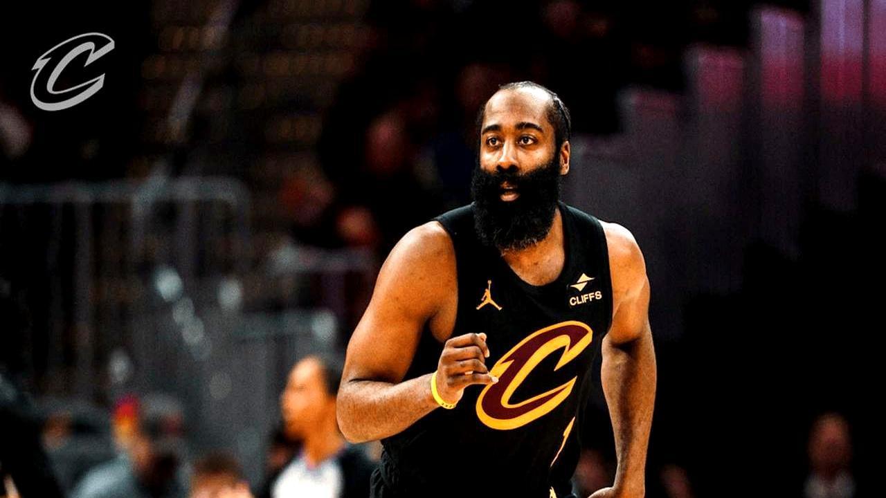 哈登主动放弃230万保证金 从快船跳去骑士了
 
快船当时23胜26负 徘徊在附