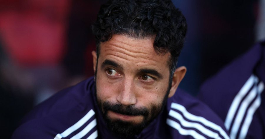 阿莫林团队最多可获1590万英镑补偿金 据英国《每日邮报》报道，据曼联提交给纽交