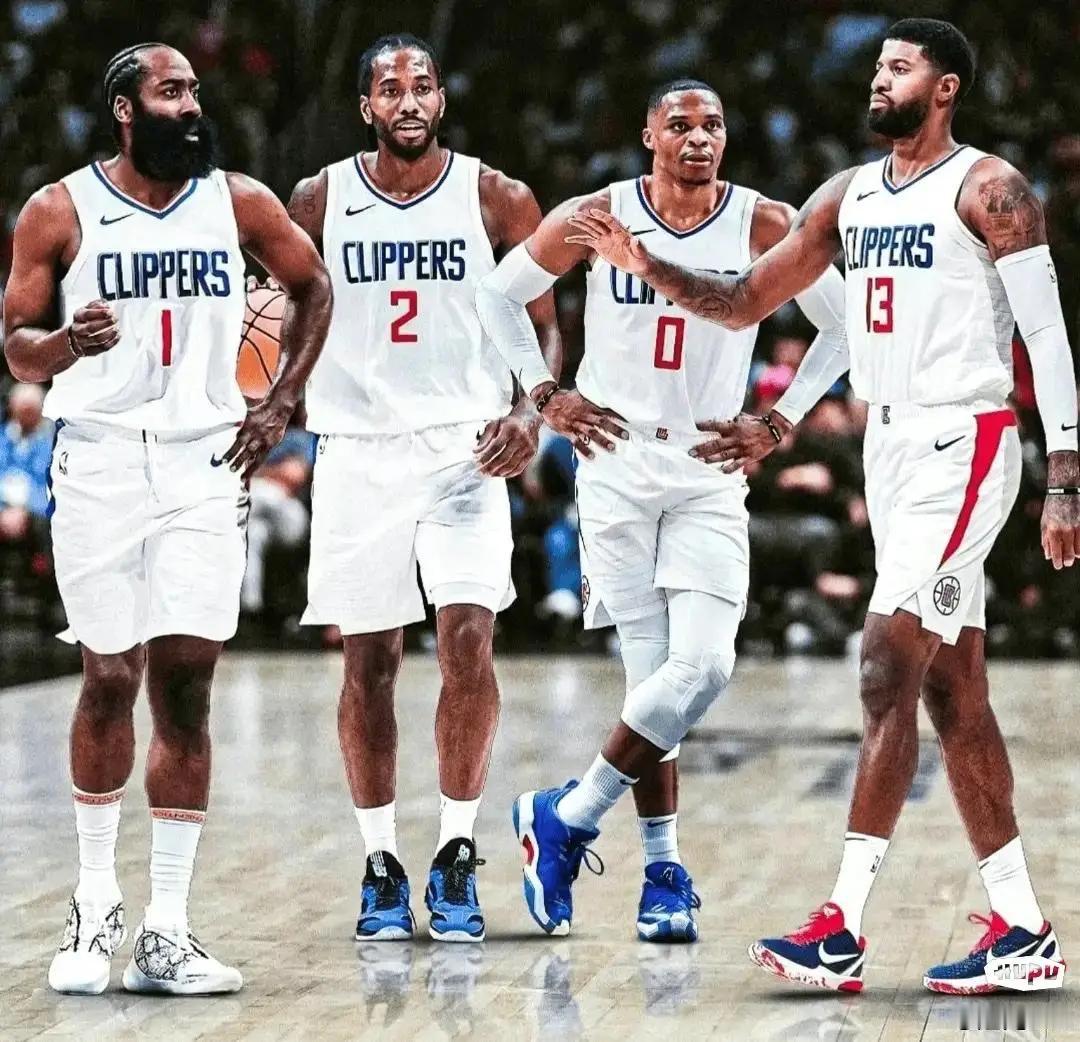 乔治的情商是真的高勒 在雷霆就吹威少 在快船就在不喜欢说话的伦纳德旁边发言演讲 