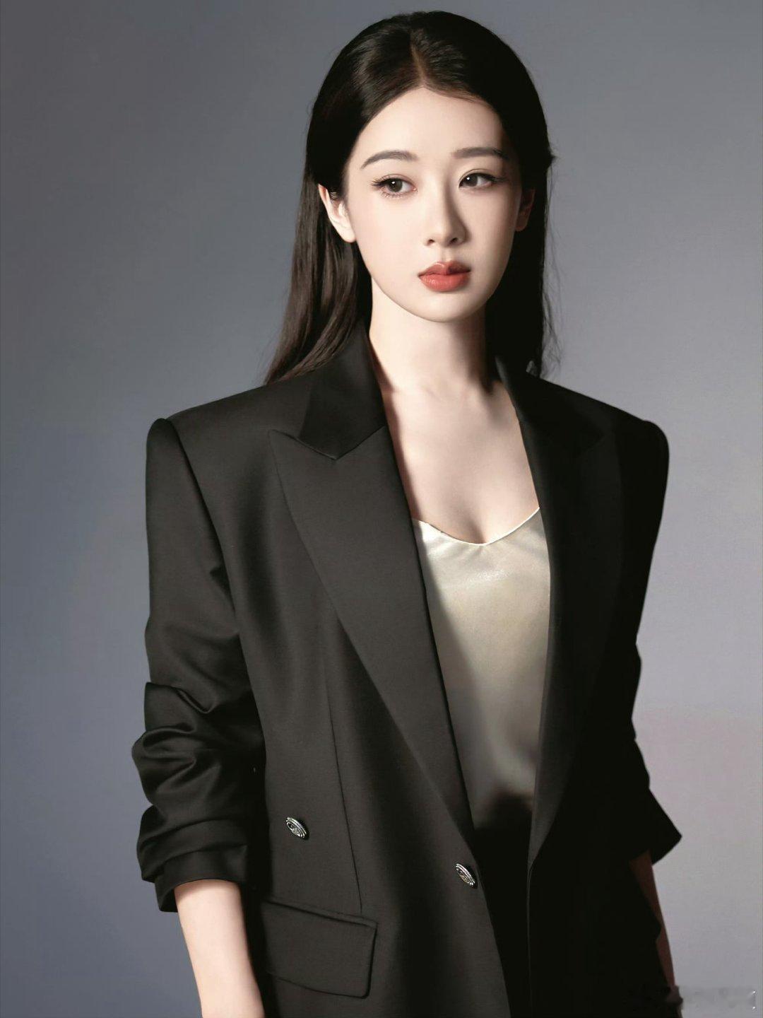 杨绛曾说：“一个女人最重要的能力，不是把自己打扮得多么漂亮，也不是你挣钱有多厉害