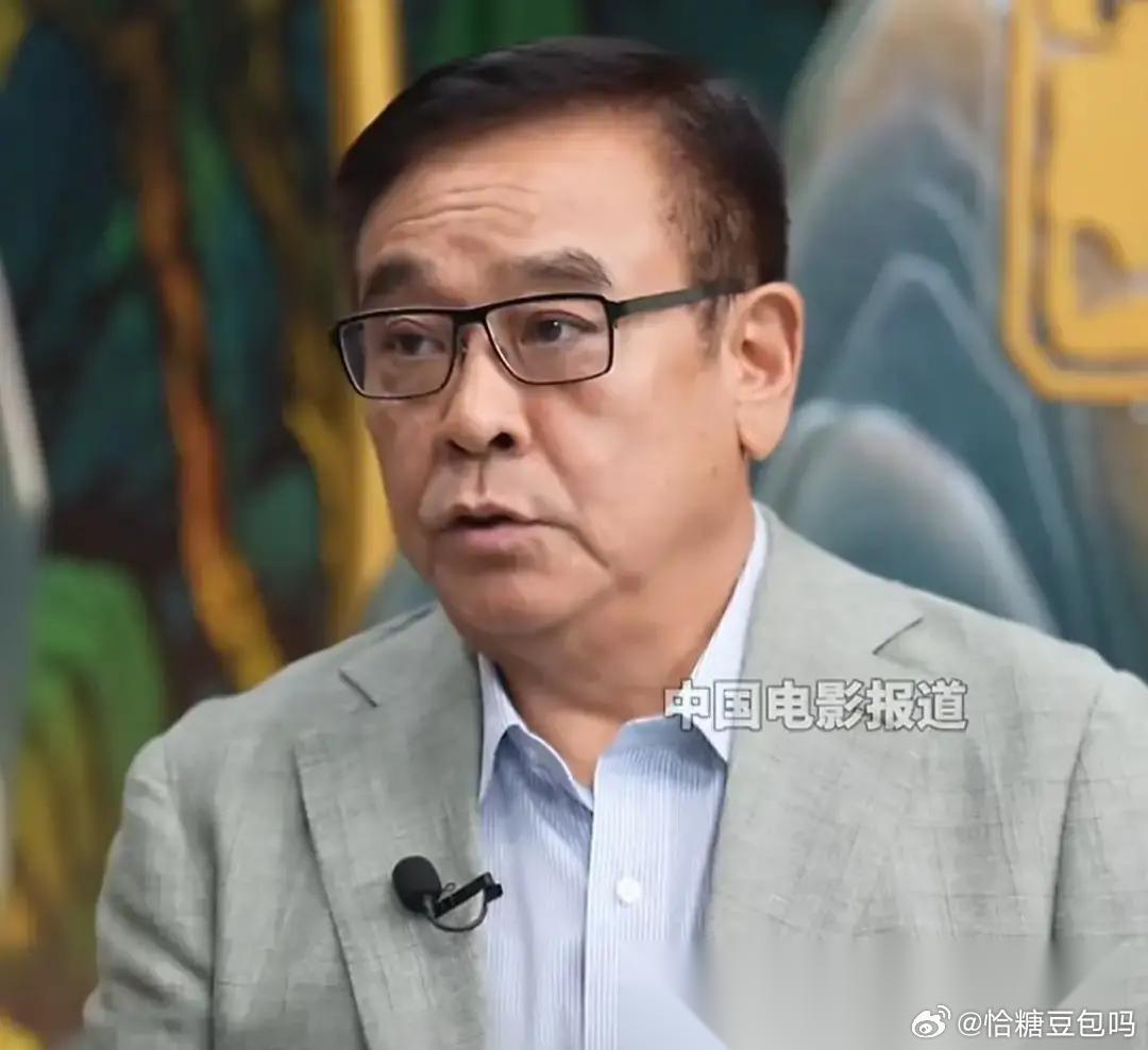 尔冬升最近接受中国电影报道采访，把行业里最烧钱的一个潜规则摊开来说了。 他说自己