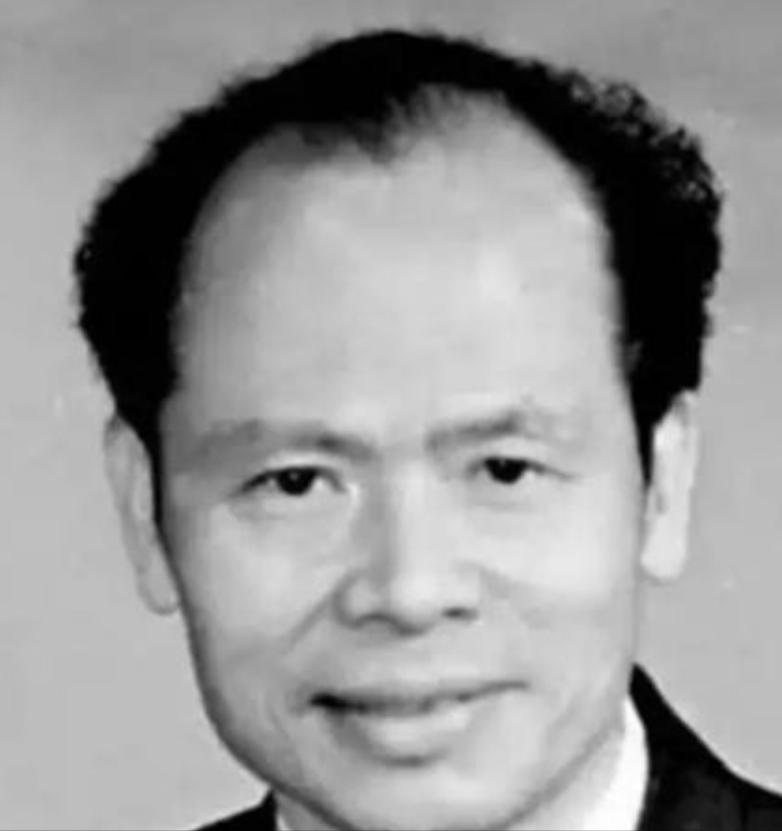 1999年，67岁的谢非，这位曾任广东书记的风云人物，突然被确诊为白血病。在病痛