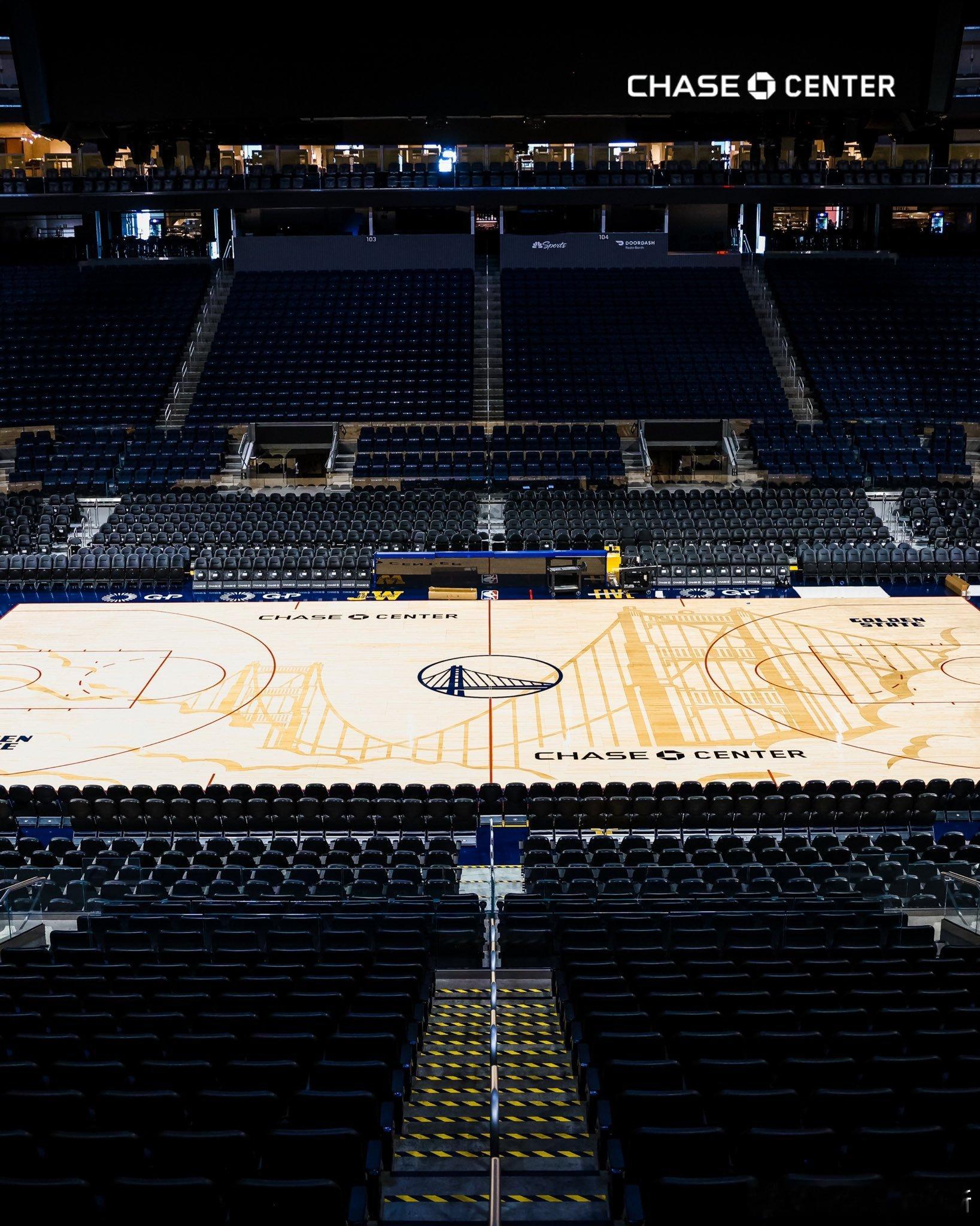 勇士今天比赛的新地板[照相机][照相机] 金州勇士[超话]  