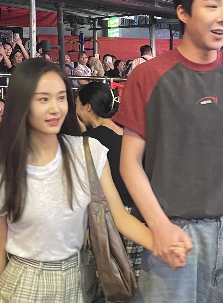 王子文太好看了，上镜真的没有本人好看 ​​​