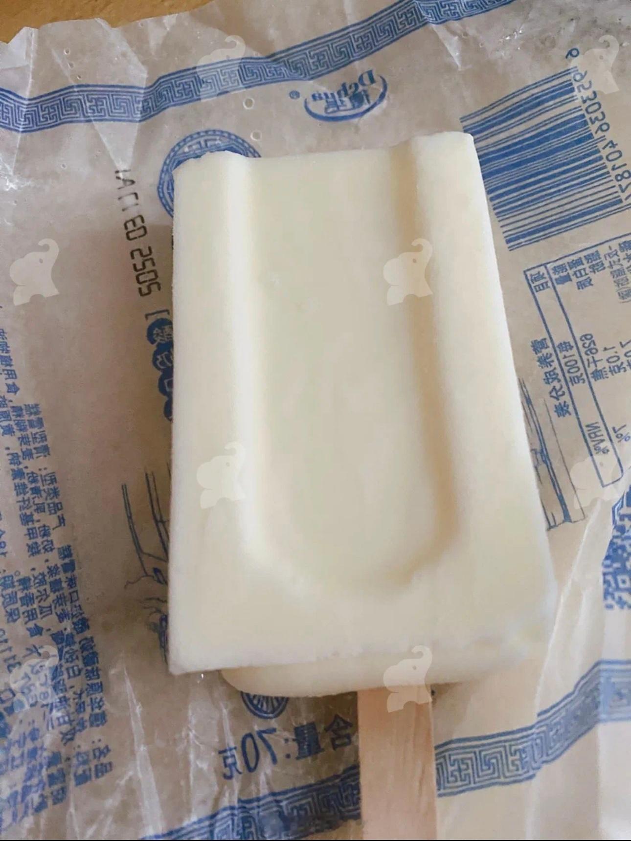 雪糕刺客真的凉凉了前几天买了德华的雪糕 13.9 十根没想到味道还挺惊艳的 奶味