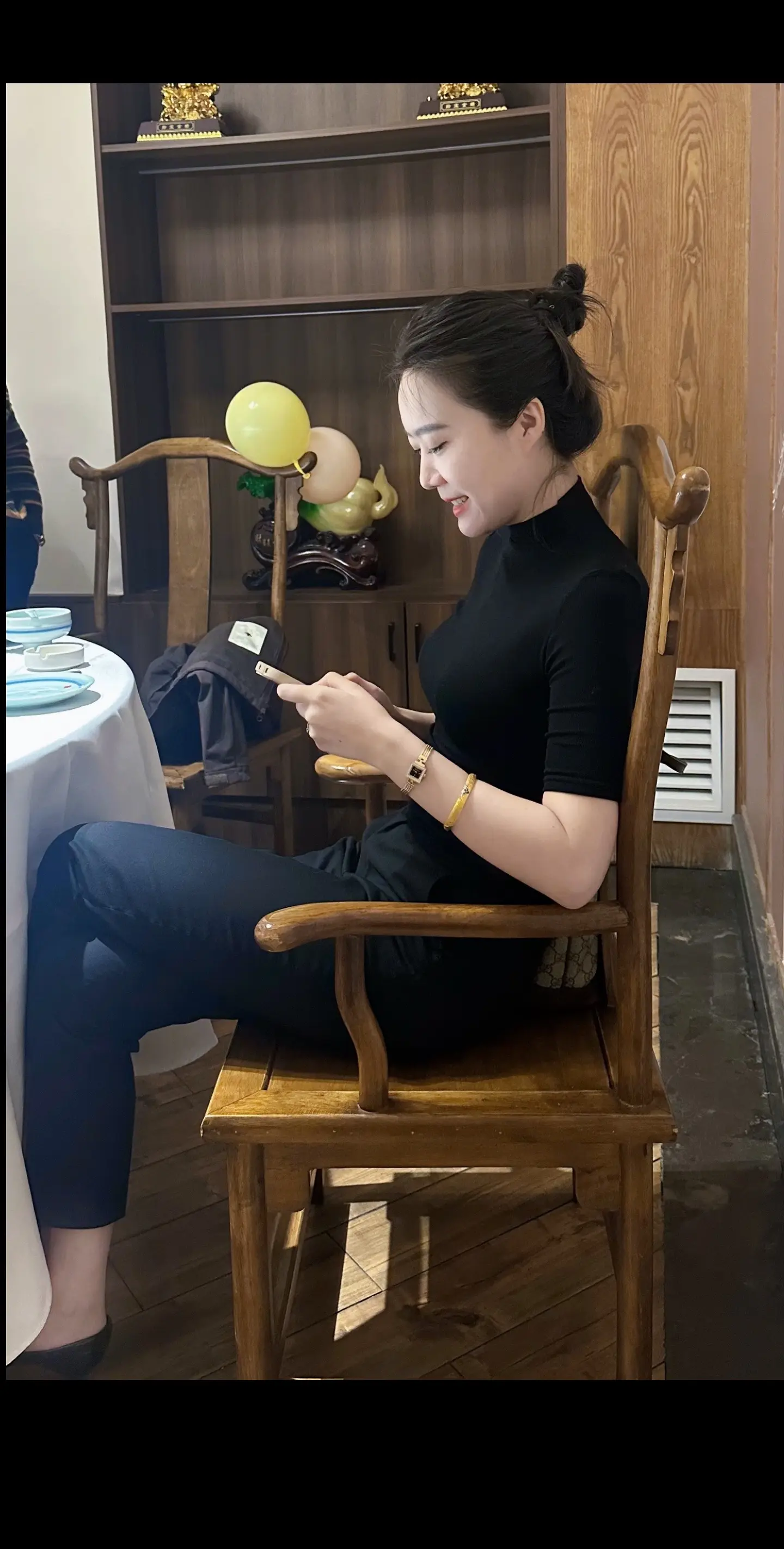镜子照人但照不了心，任何关系值得就好