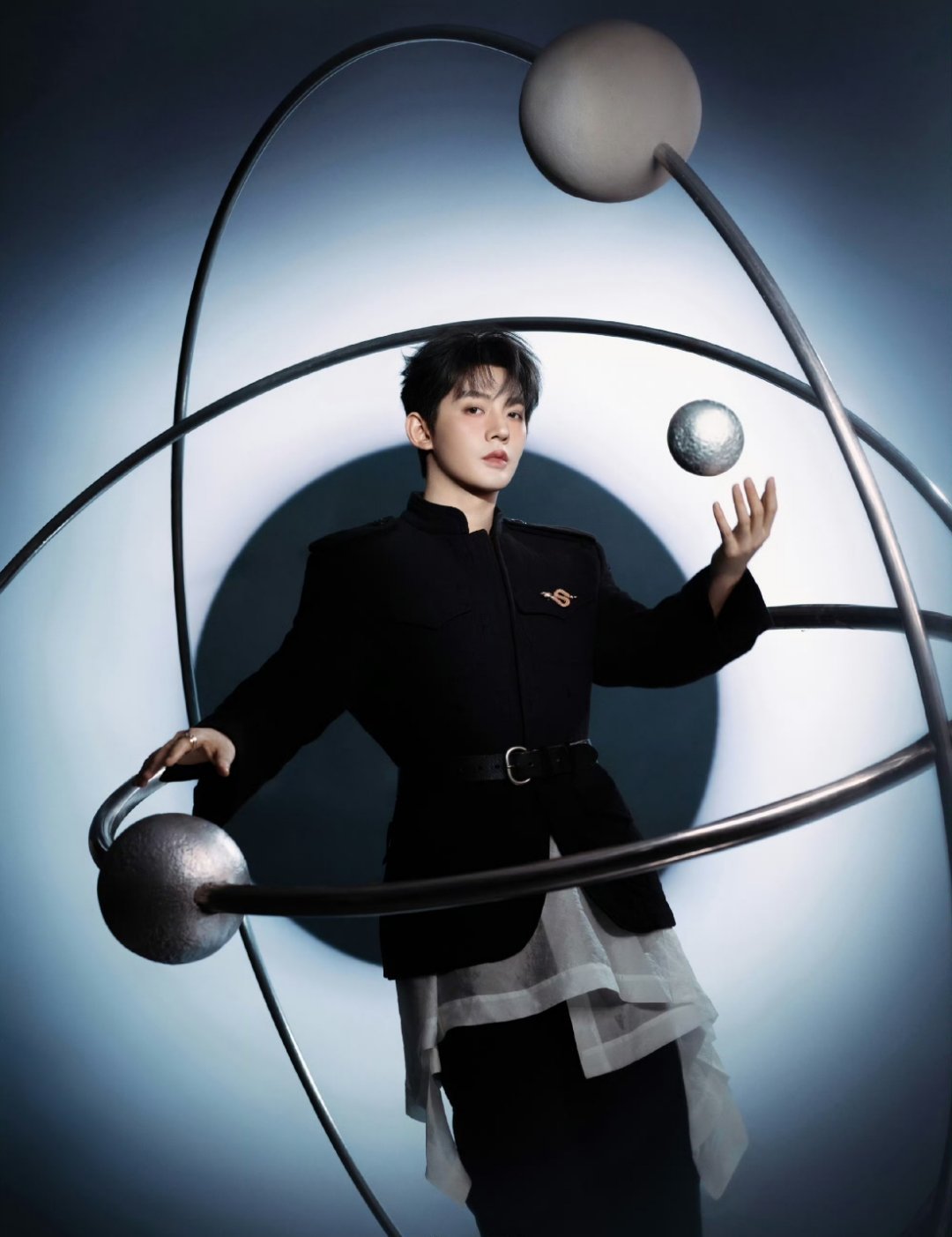 邓为帅得我手机屏幕都快被我戳碎了！怎么可以有人这么好看