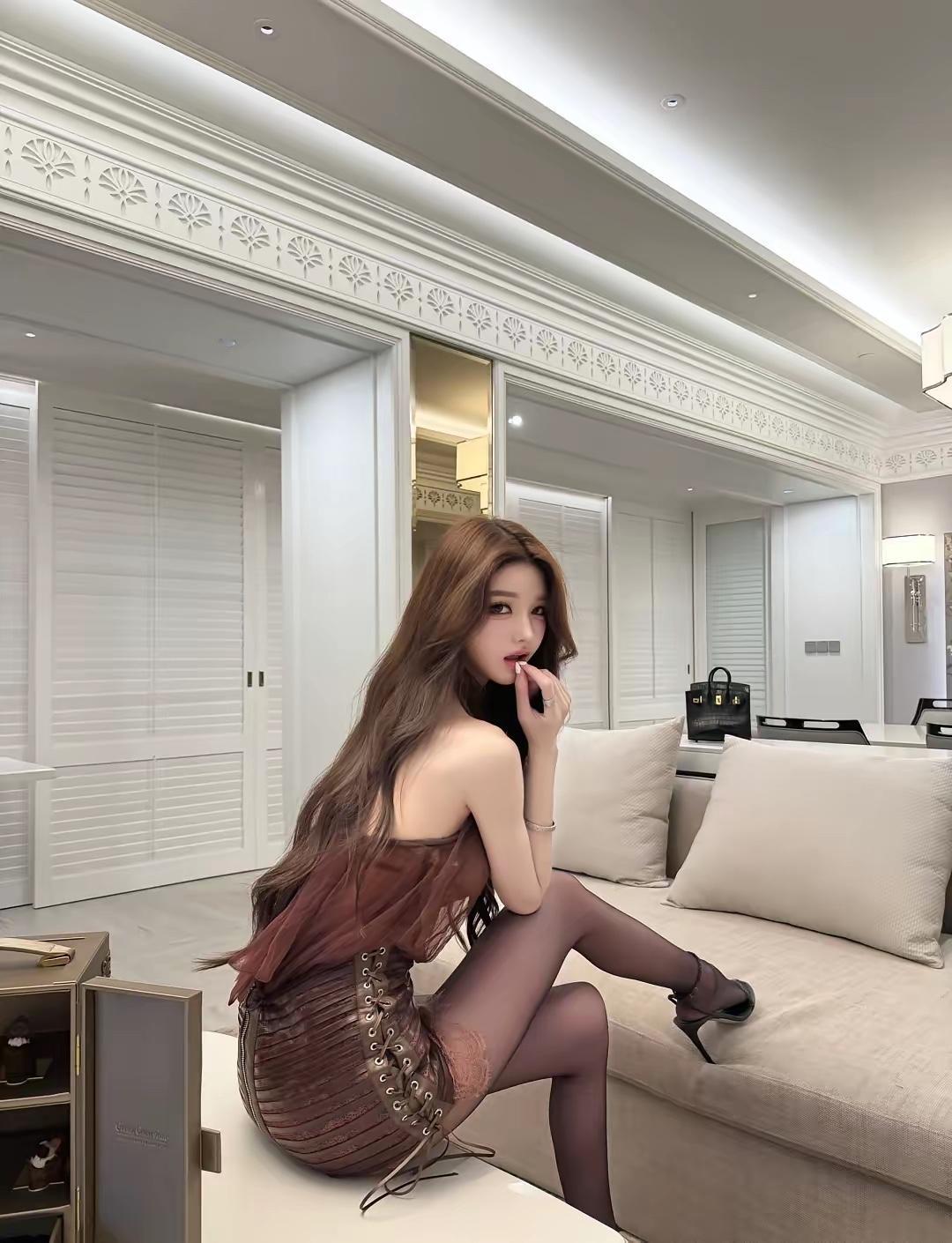 私房人像•
如果不曾遇见你，我本可以忍受孤独。   
微单 摄影 我镜头下的神仙