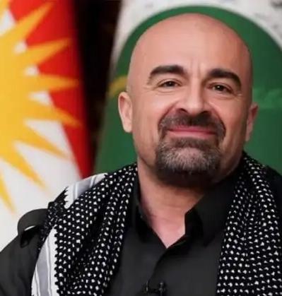 这就聪明了，不添乱，不被别人利用。不当炮灰不当枪使，保住自己的利益和生命，才最重