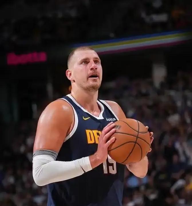 全联盟能换约基奇的球队，只有两支。
马刺手里有文班亚马，雷霆手里有亚历山大。
这