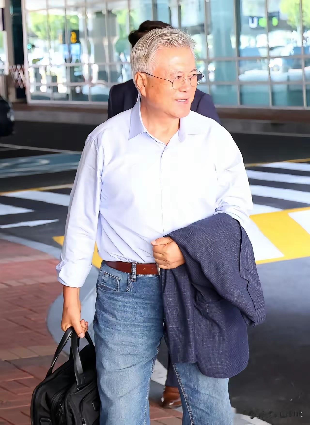 文在寅出访蒙古！

这是韩国前前总统退位后的第二次出访，这次去蒙古，是参加联合国
