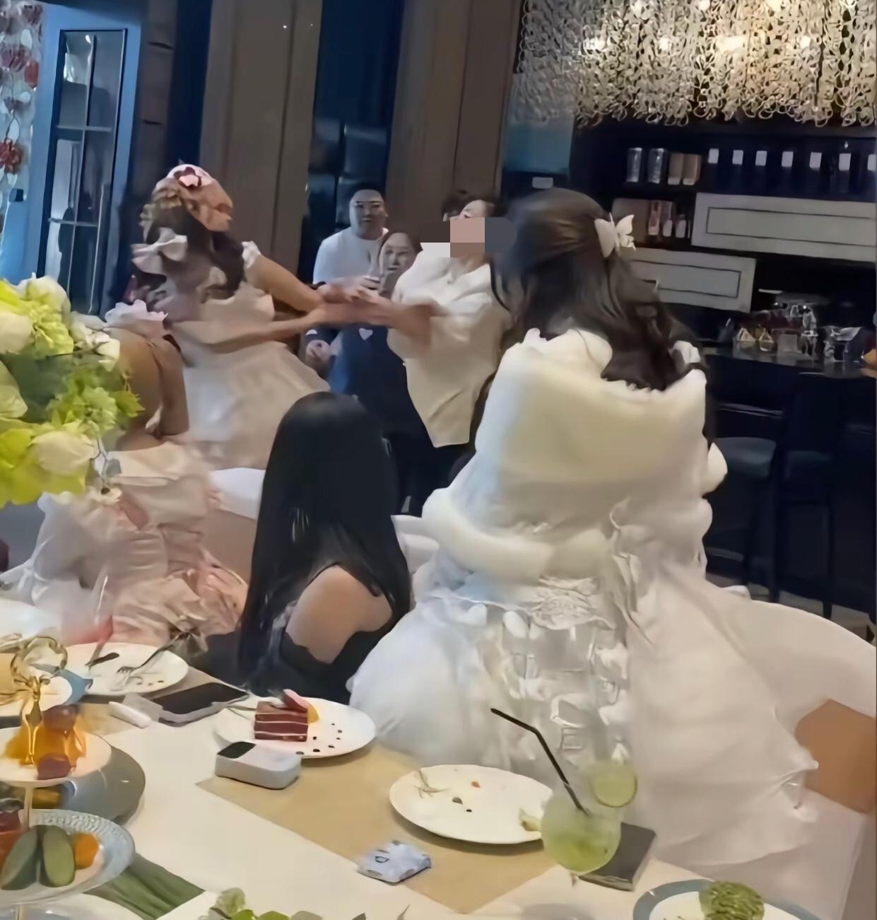 花5800吃饭还被老板送了一巴掌补腮红。淮安不大，某野餐厅这次真的创造了神话。