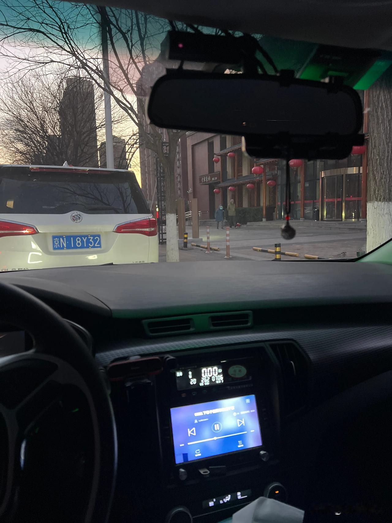 已就位，坐等来单中