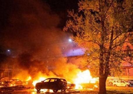 欧洲那边又整出大乌龙了，4月10号那天，仨波罗的海小国凑一块儿发了个联合声明，一