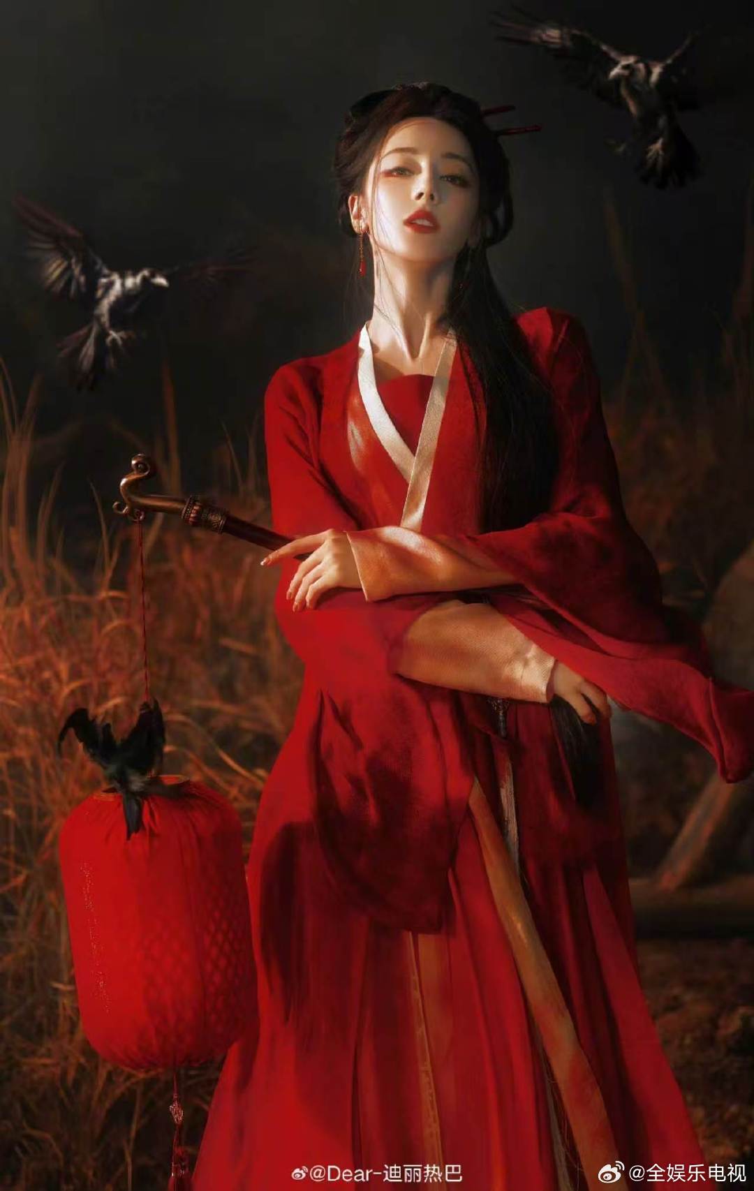 迪丽热巴一身灵韵风骨迪丽热巴一眼倾倒众生 一身灵韵风骨，一眼倾倒众生。一起来看灵