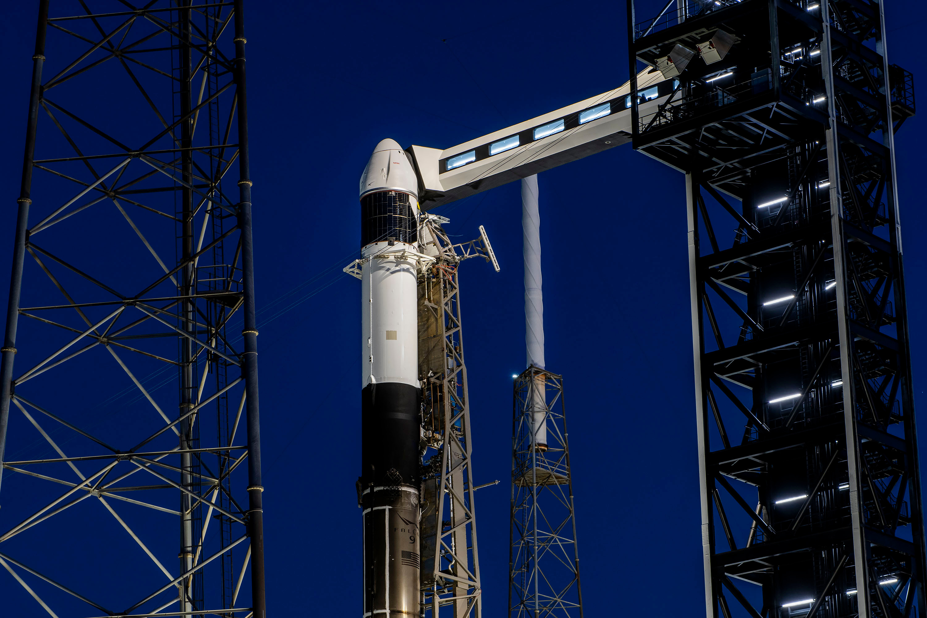 【NASA计划向SpaceX商业载人合同增购任务以保障国际空间站运营，但没有波音