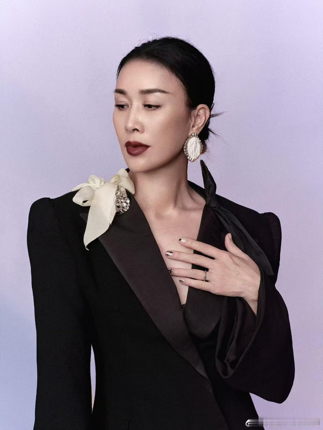 当着“教导主任”面唠嗑，被分开还能隔空交流，声鸣远扬这俩导师的课堂默契，比我和同