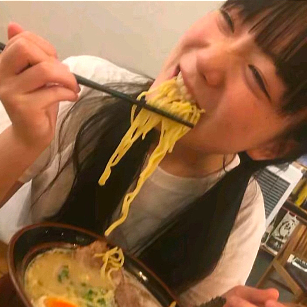 𝐖𝐞𝐂𝐡𝐚𝐭｜小众高清高质感女生头像𝑆𝘩𝑎𝑟𝑒. 🍣 