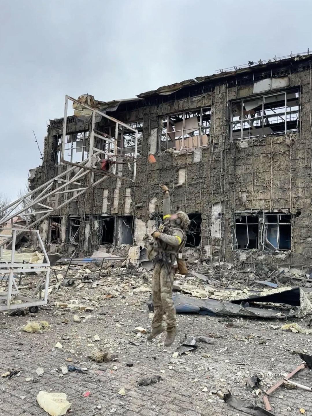 “手中的篮球何时变成了利器”