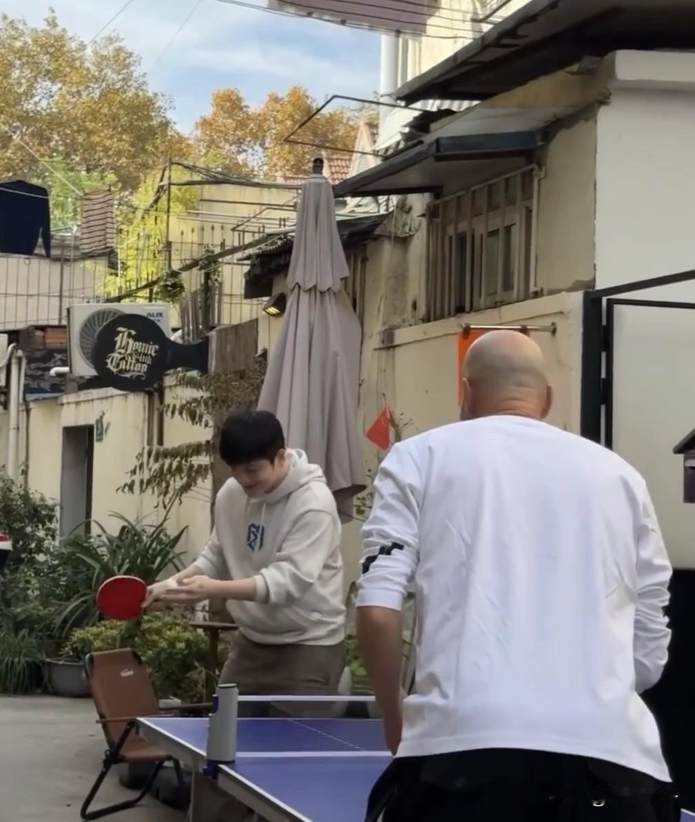 刚刚听到一句话：如果你足够强大，你想见的人，他一定也想见你！
樊振东，你现在是多