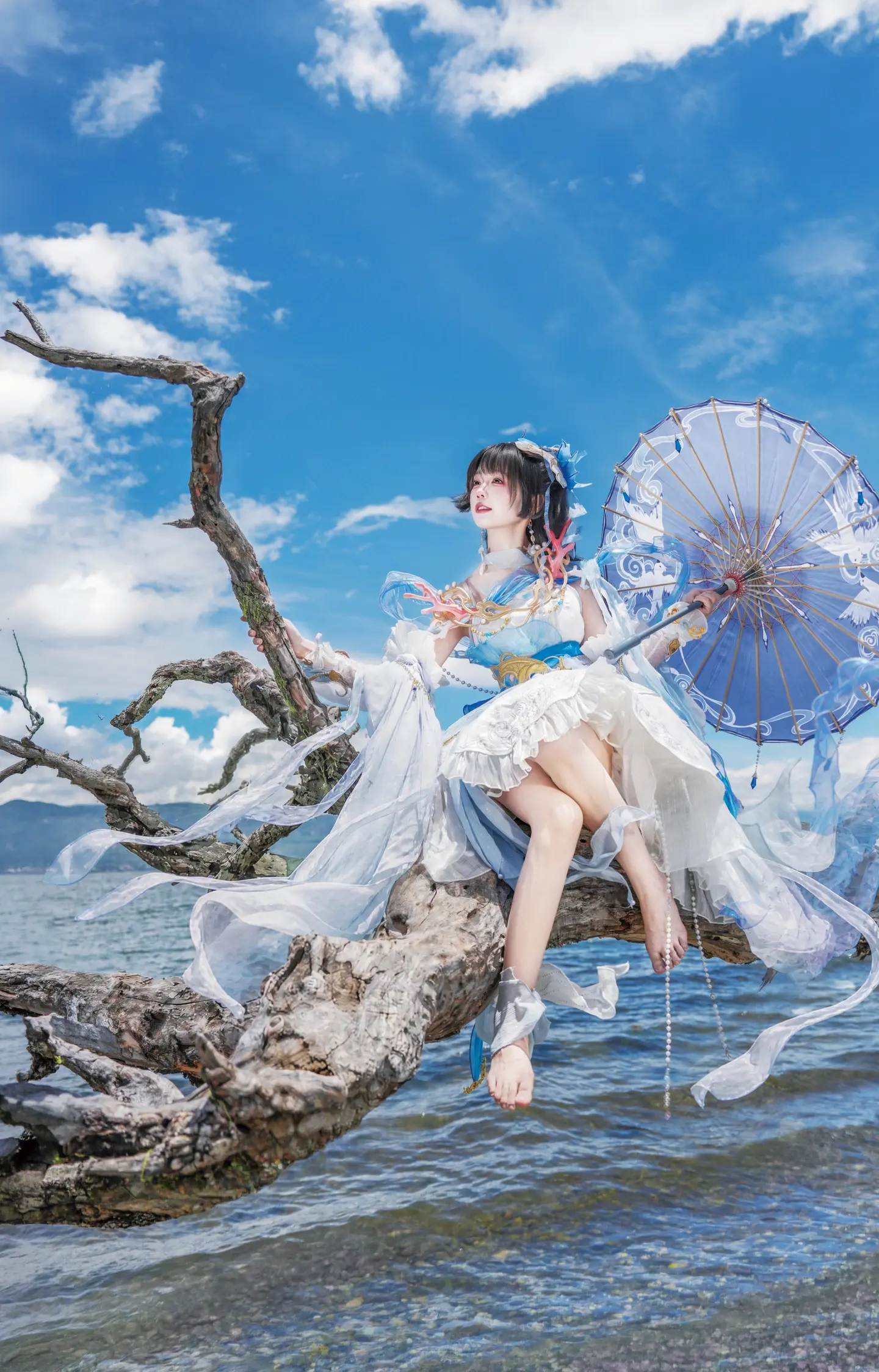 蓬莱小公主，一伞撑海，稚骨担风