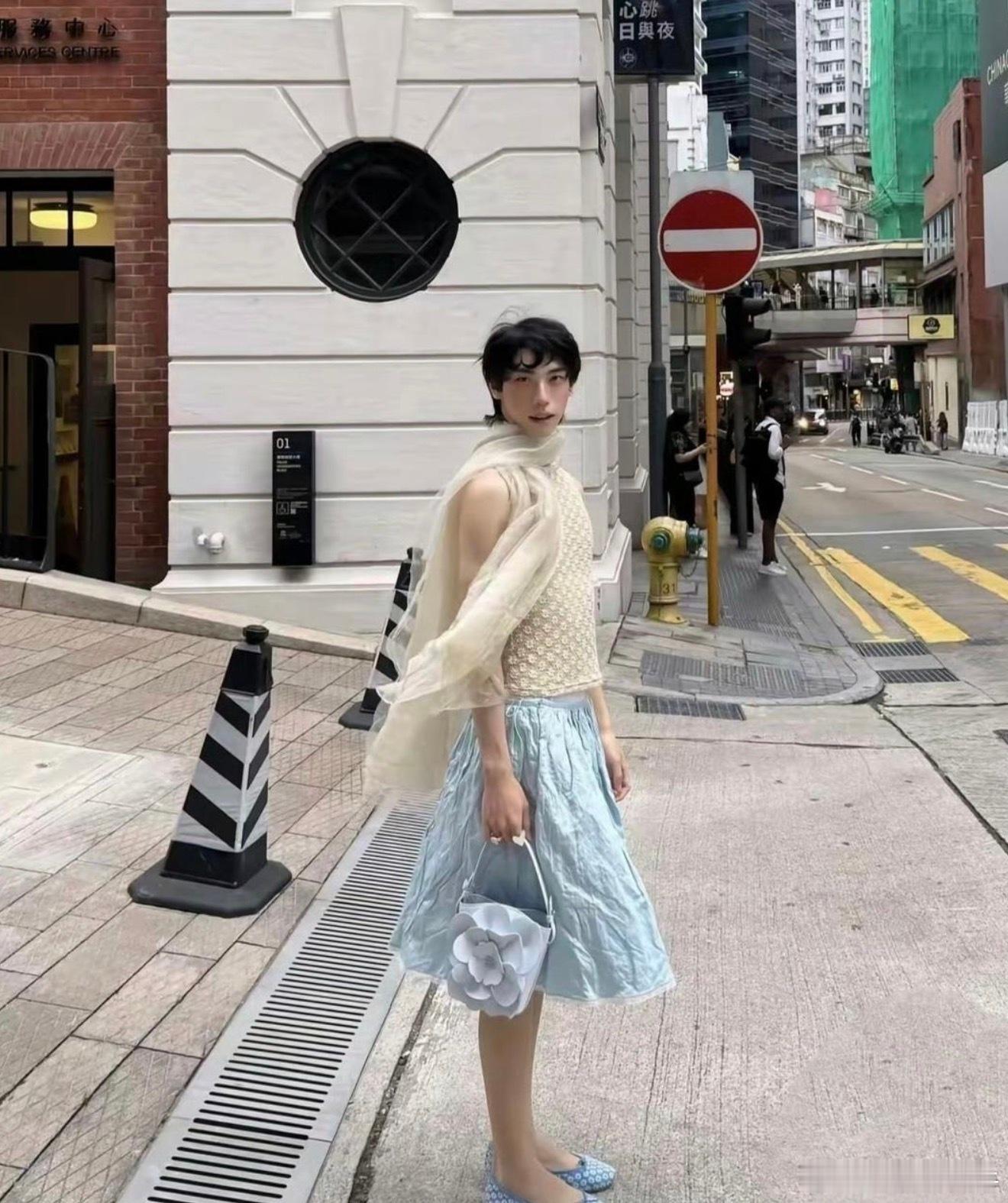 伊能静的儿子长得也太秀美了 