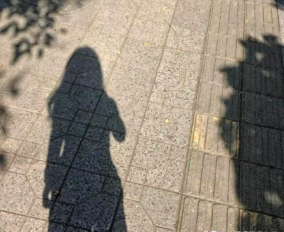 谁懂啊姐妹们？
好不容易把“四脚吞金兽”打包送去公婆家，满打满算才清净不到24小