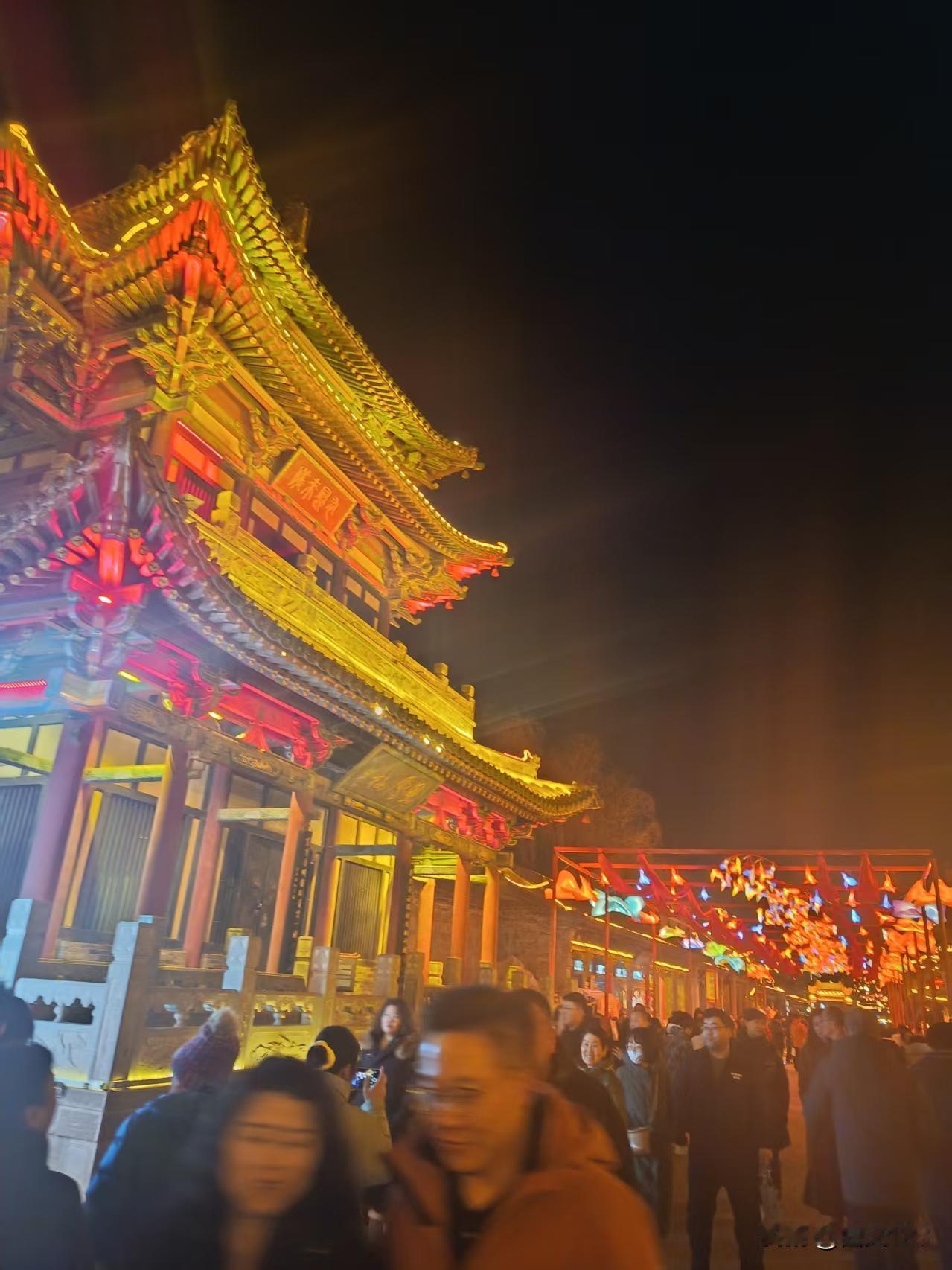 大年初二，山西晋中老城人真多，人挤人！