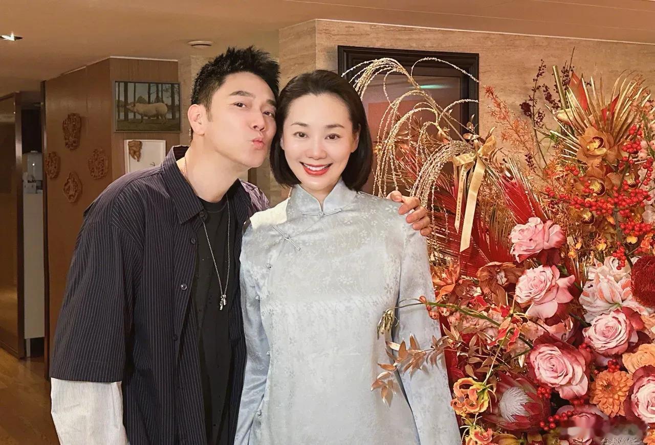 林依轮真是人生赢家！

林依轮昨天晒出他妻子过生日照片，他说，他已经和她一共度过