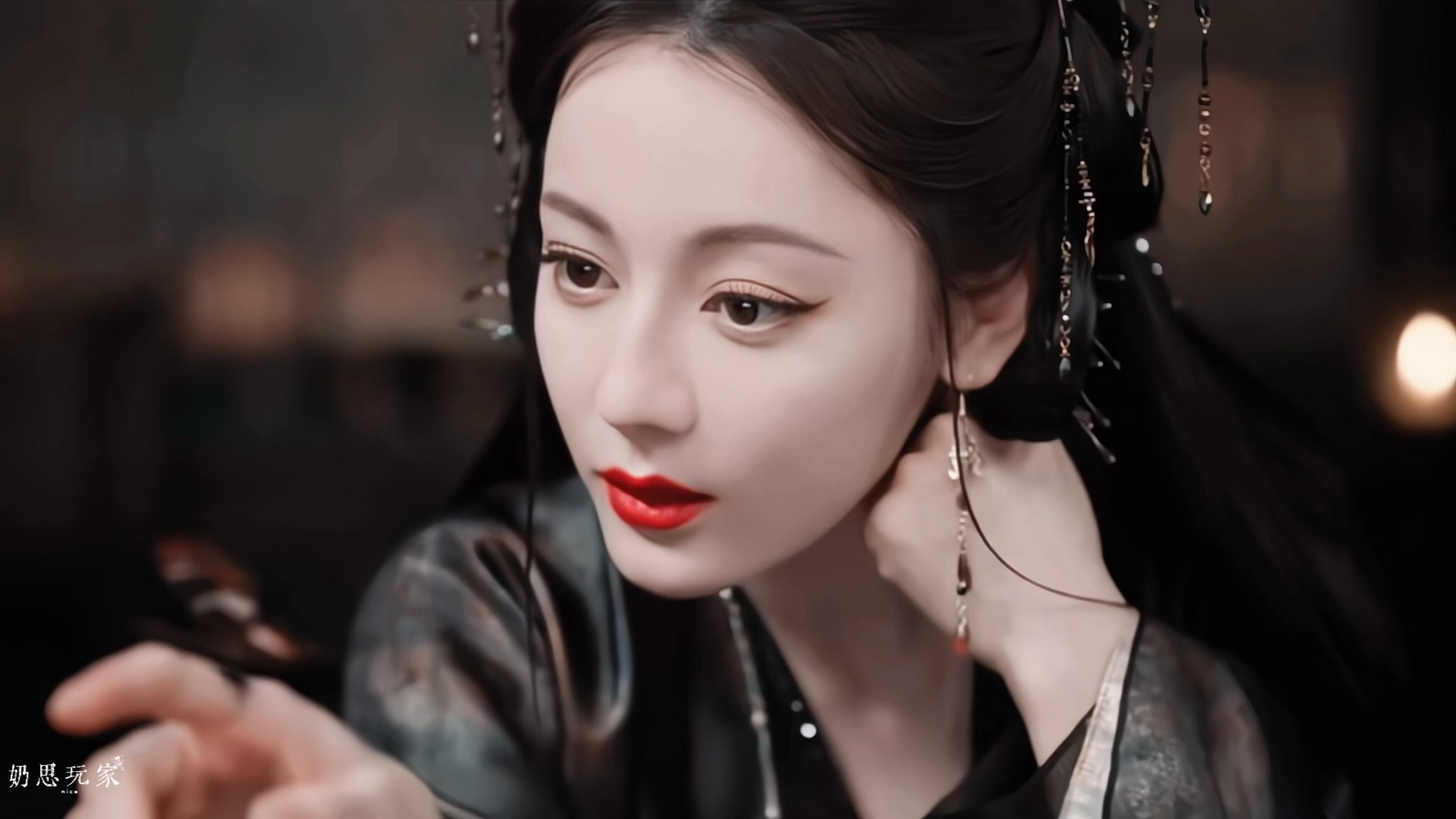 贺思慕只需要招招手迪丽热巴白日提灯定档 