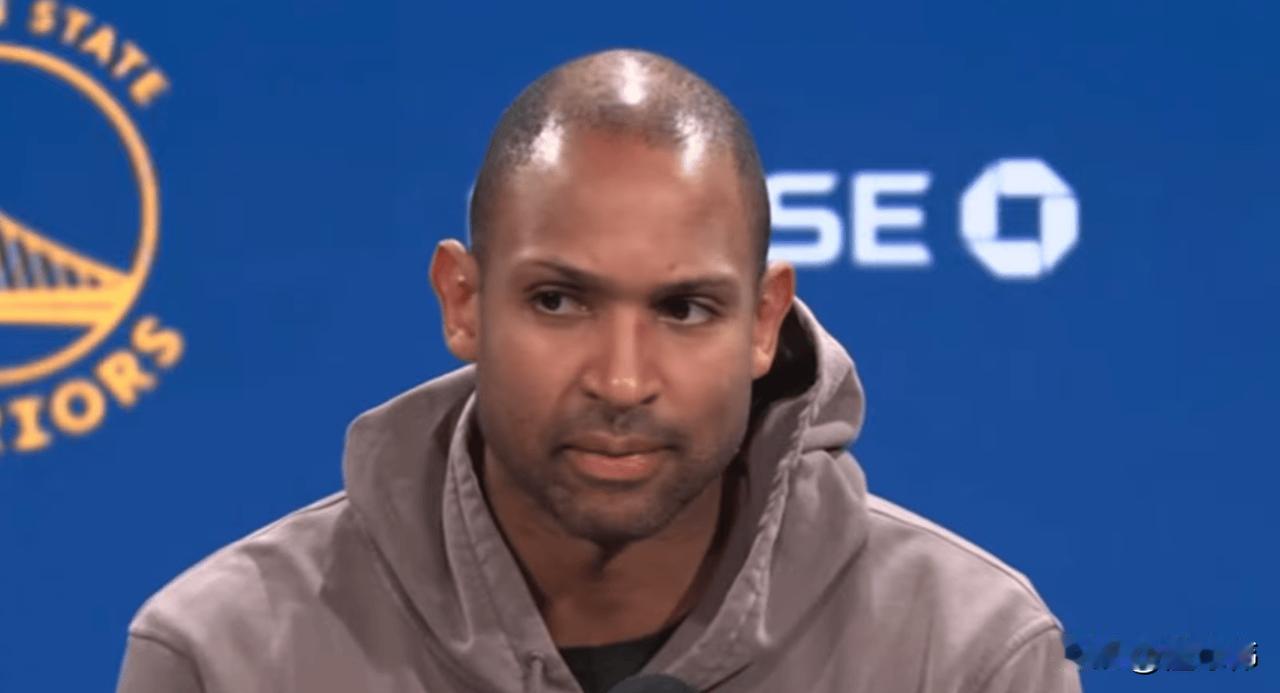 终于是队友了！霍福德谈库里：

“斯蒂芬，我们之前一直是对手。”

“所以。”