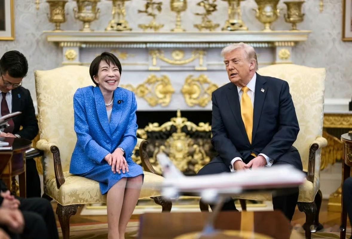 日本首相高市早苗5月15日发文说：“此前，我与特朗普总统进行了电话会谈。
特朗普