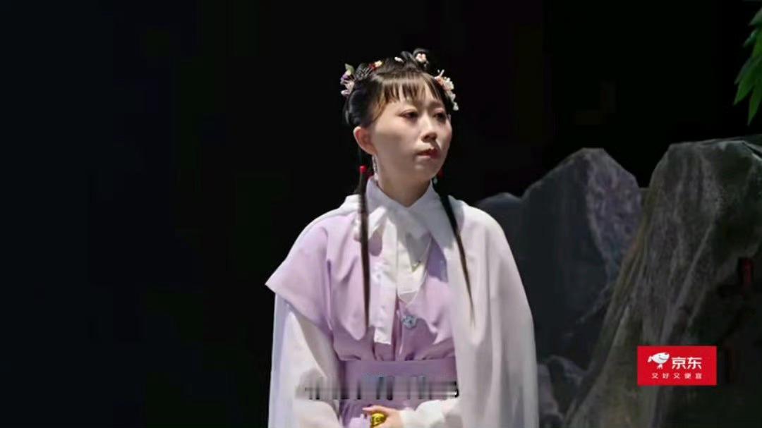 一年一度惊喜大会林妹妹的石头认亲逻辑配上大圣的猴毛科普，一个认真问一个没法答，情