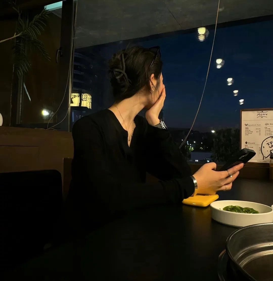 𝗖𝗼𝗳𝗳𝗲𝗲 ☕不去惊艳谁的人生，只温柔自己的岁月，落落大方，好好生