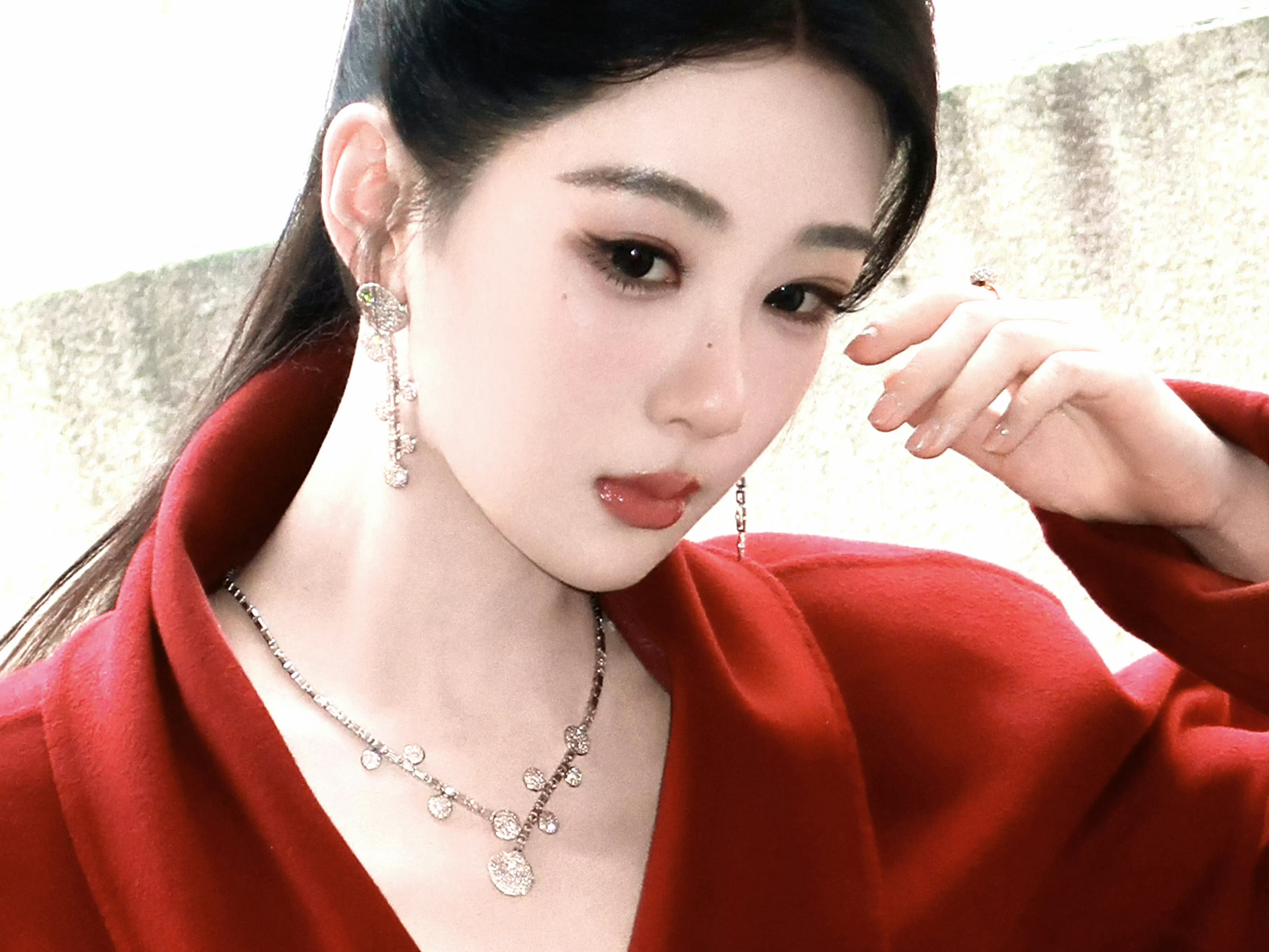 杨紫[超话]｜杨紫 我的女王，今天会是最美的！每天都很美不紧张，她值得！大红大紫