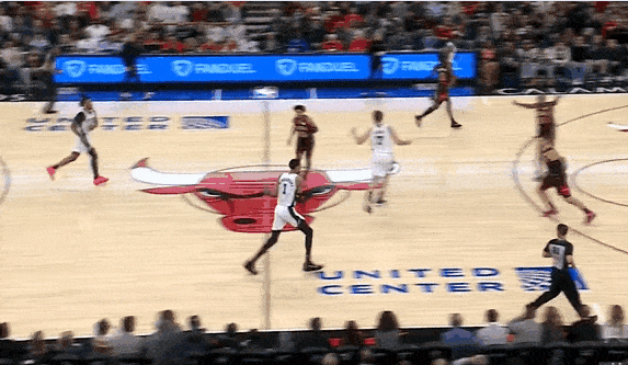 大号阿杜！文班两记三分带走比赛！
在今天NBA常规赛马刺对阵公牛的第四节比赛最后