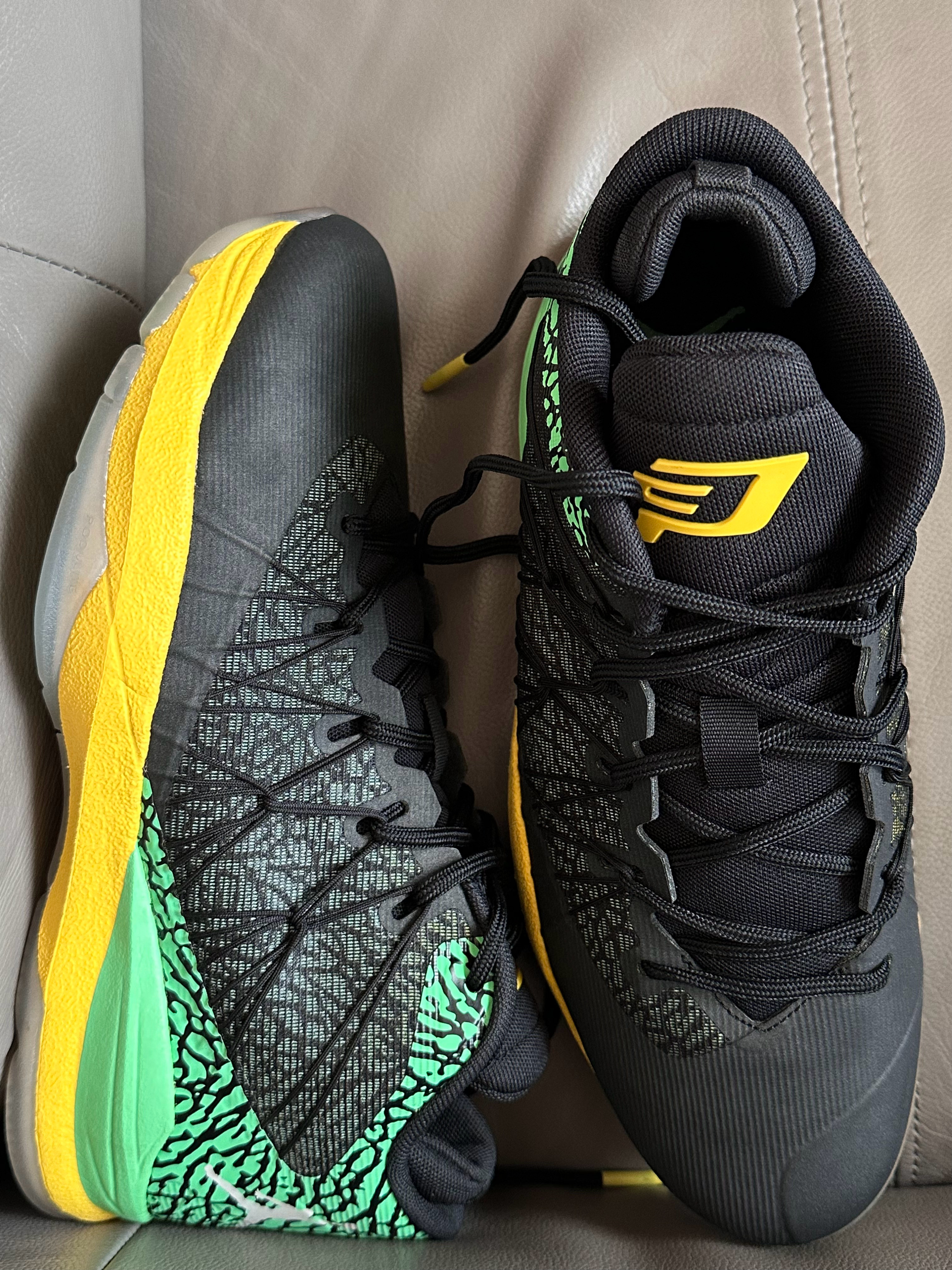 出去打球没有一双你女朋友买的鞋这对吗新赛季篮不住我的观赛搭子