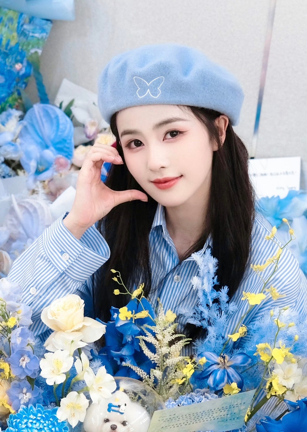 白鹿演唱会票价加起来是十年白鹿这场见面会诚意直接拉满，票价巧藏十年专属浪漫，没有