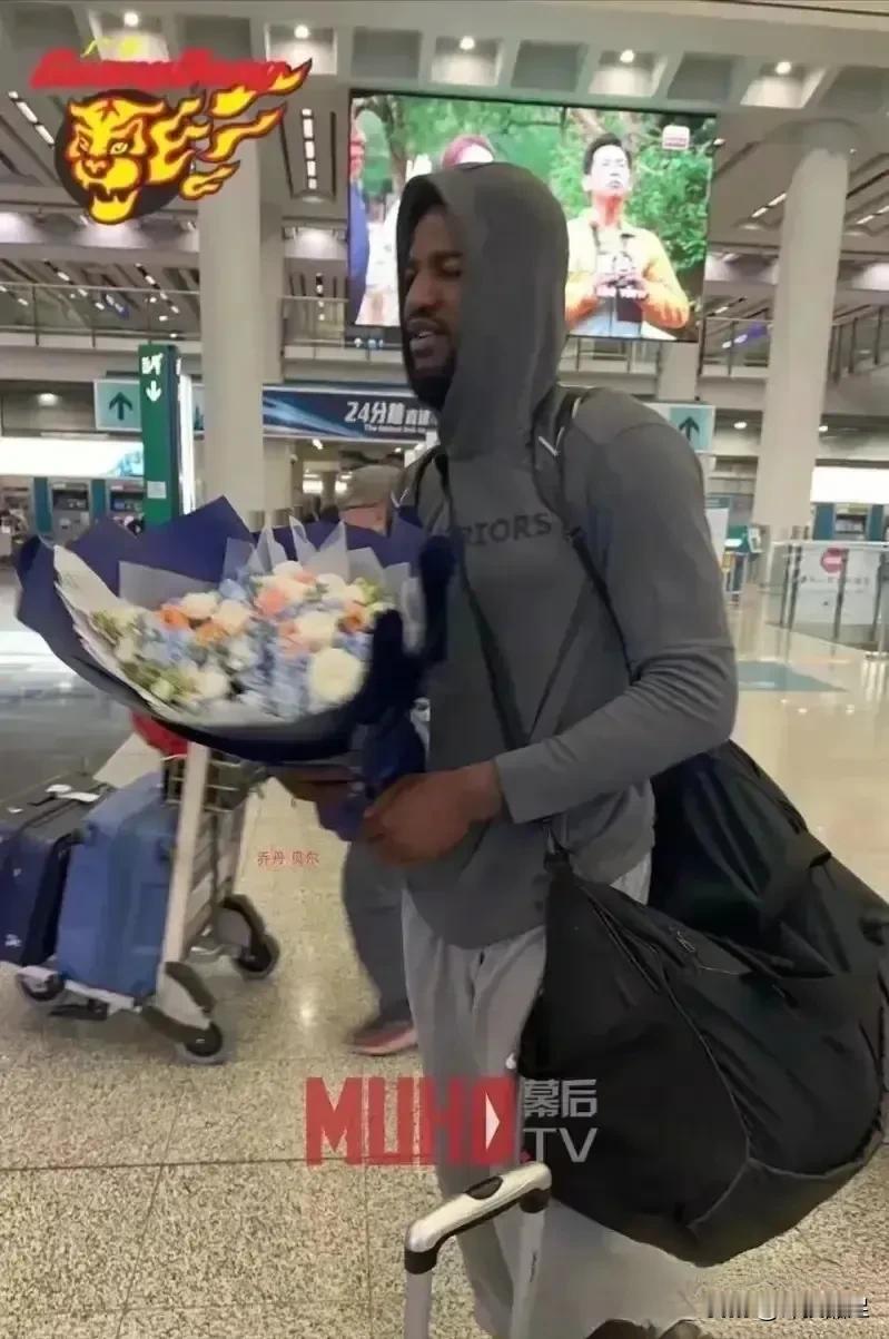 广东宏远补强争冠的最后一个拼图，打辽宁测试效果！
广东宏远第三外援乔丹贝尔已经抵
