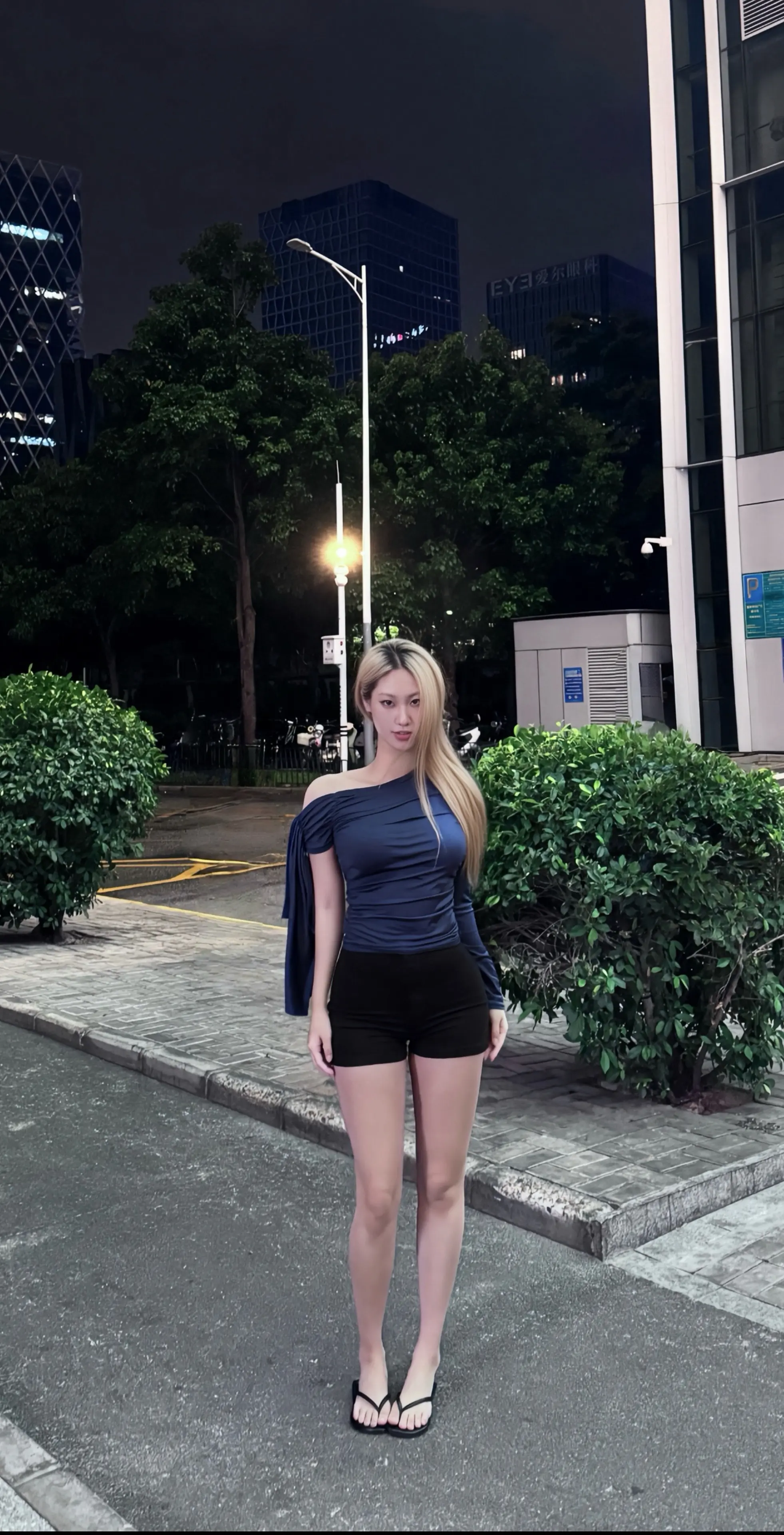 权威女王是这样的