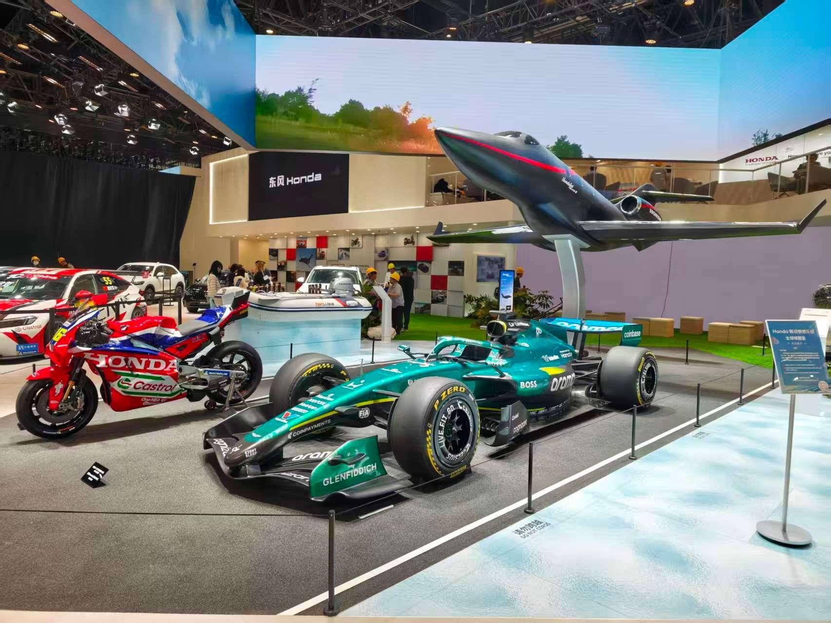 2026北京车展 本田展台新能源是没得秀了，只能秀秀其他方面的肌肉了，你比如说摩