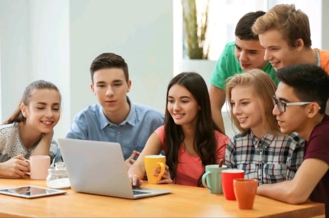 #秋日生活打卡季#
首都医科大学口腔医学专业毕业生的平均薪资会受到多种因素的影响