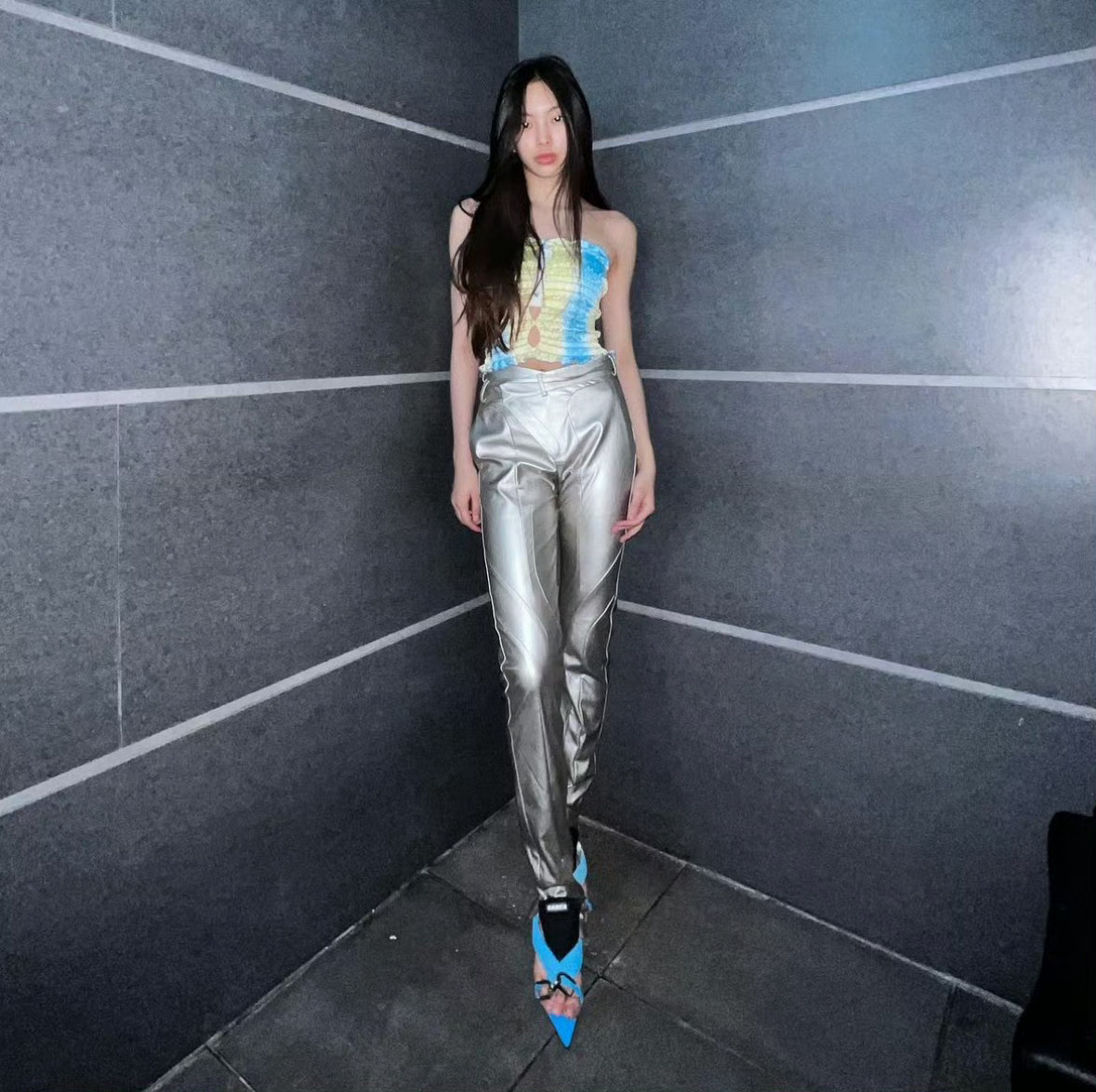 这是李惠仁腿长震惊程度100%这是14岁的李惠仁腿长震惊程度10000000% 