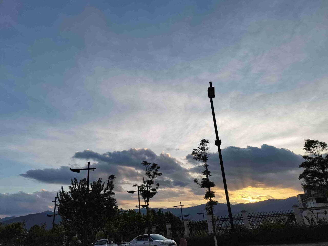 我的今日状态：🏝️旅行度假
我这里的天气：🌤️多云